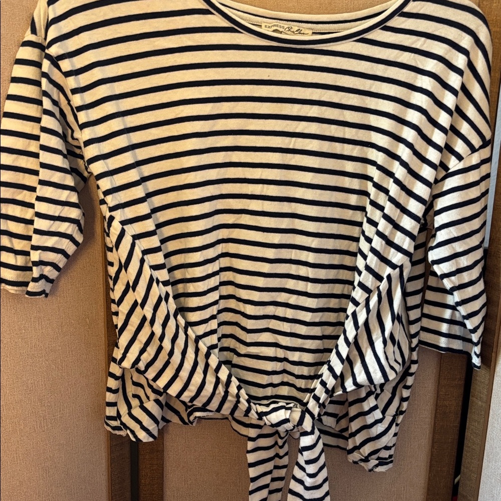 FINAL MARKDOWN Express Black and White Striped Top medium